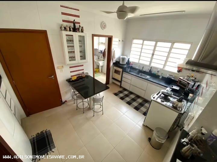 Casa à venda com 2 quartos, 219m² - Foto 6