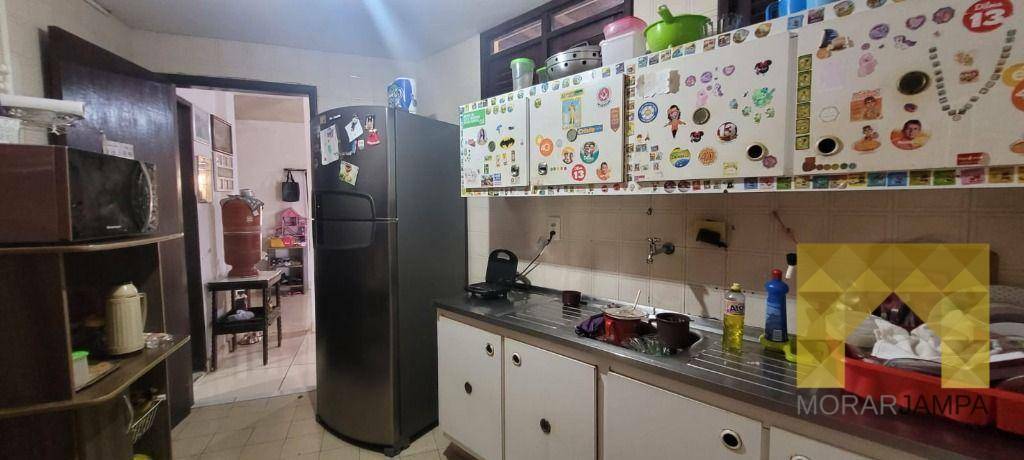 Casa à venda com 4 quartos, 250m² - Foto 11