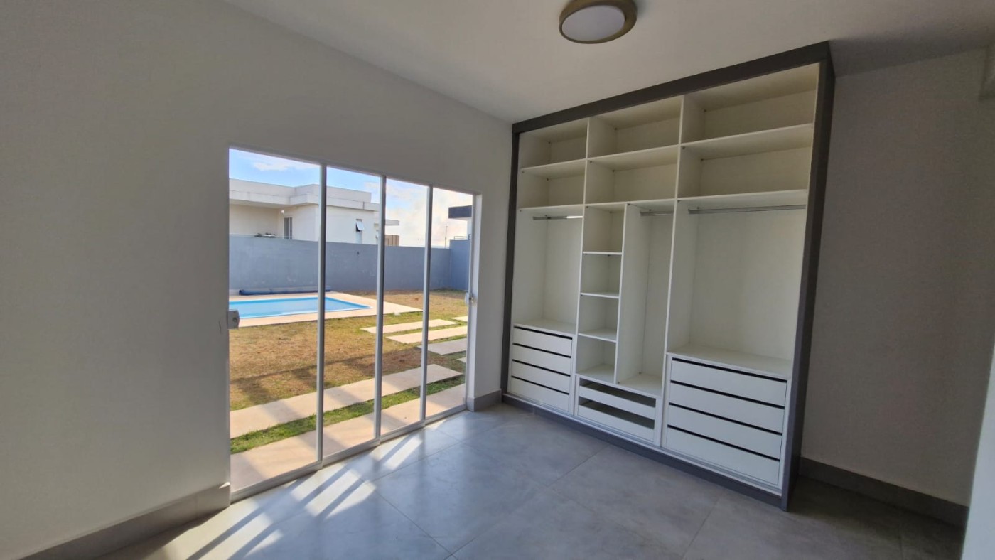 Casa de Condomínio para alugar com 3 quartos, 220m² - Foto 12