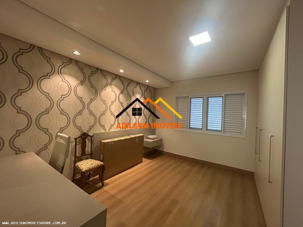 Casa à venda com 3 quartos, 211m² - Foto 11