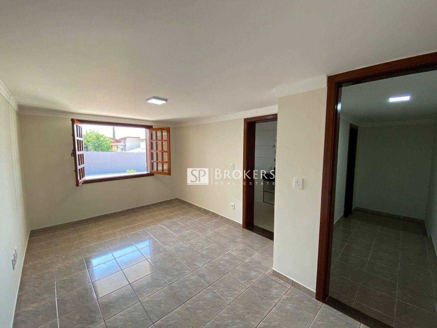 Casa para alugar com 4 quartos, 300m² - Foto 36