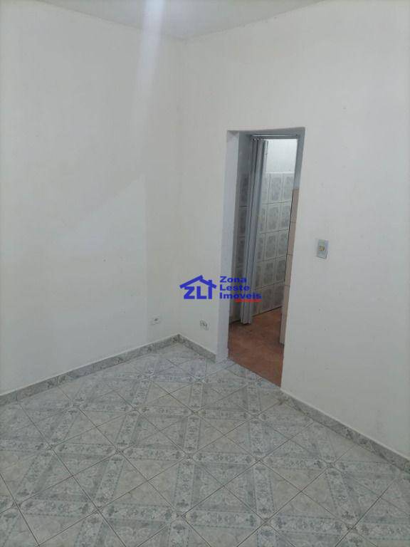 Casa para alugar com 1 quarto, 35m² - Foto 12
