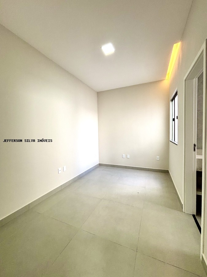 Casa à venda com 2 quartos, 56m² - Foto 14