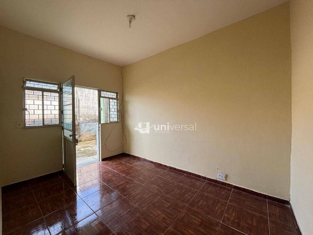 Casa para alugar com 2 quartos, 50m² - Foto 5