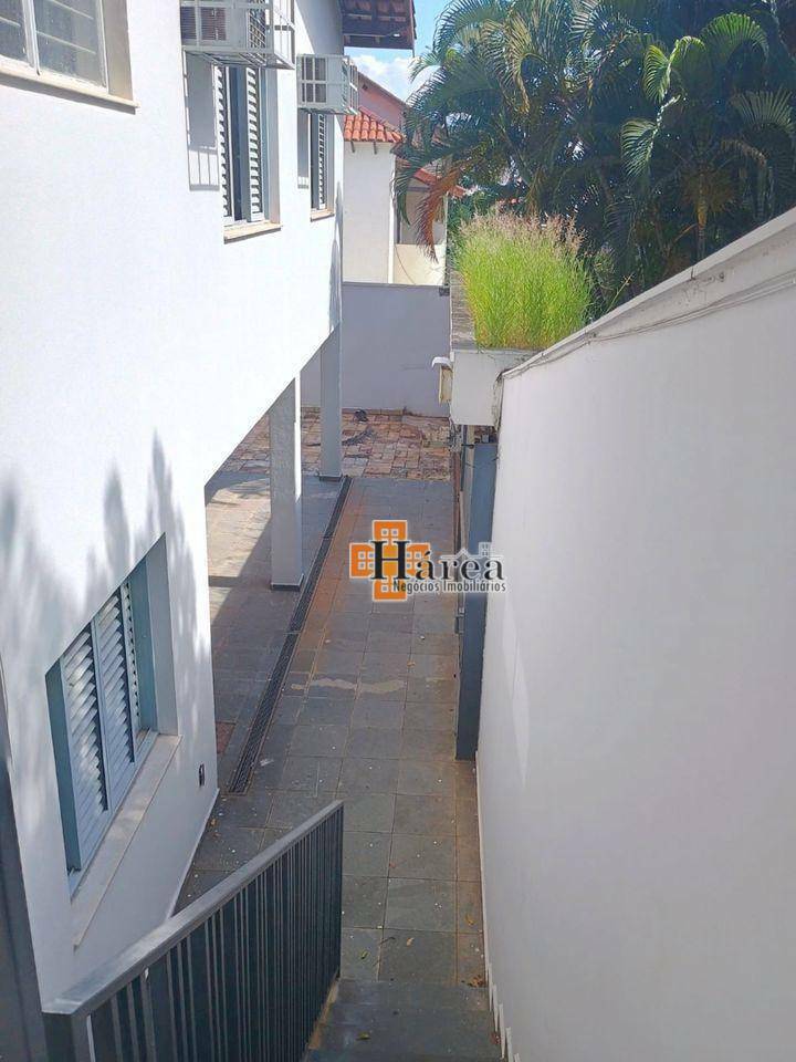 Casa para alugar com 3 quartos, 325m² - Foto 39