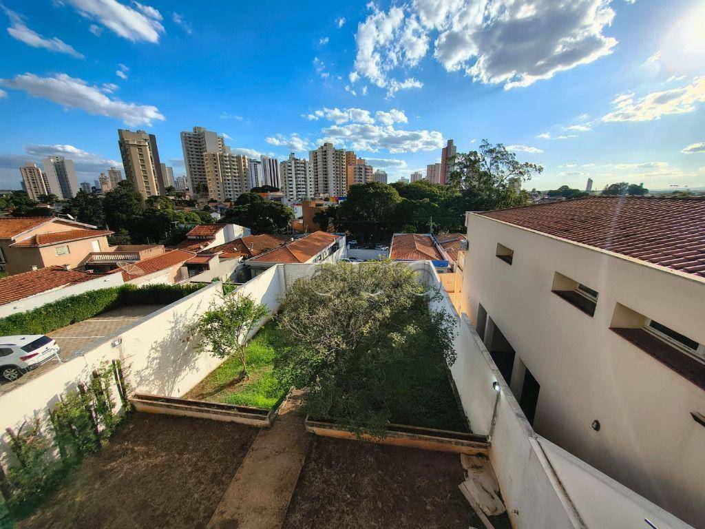 Casa para alugar com 4 quartos, 246m² - Foto 29