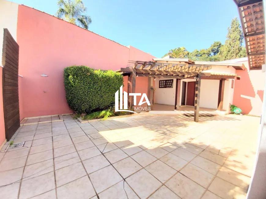 Casa de Condomínio à venda e aluguel com 3 quartos, 250m² - Foto 17