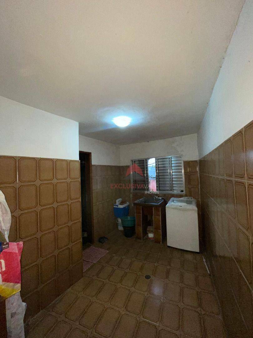 Casa à venda com 5 quartos, 203m² - Foto 2