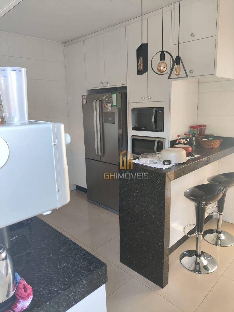 Casa à venda com 3 quartos, 104m² - Foto 2