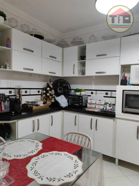 Apartamento à venda com 3 quartos, 140m² - Foto 5