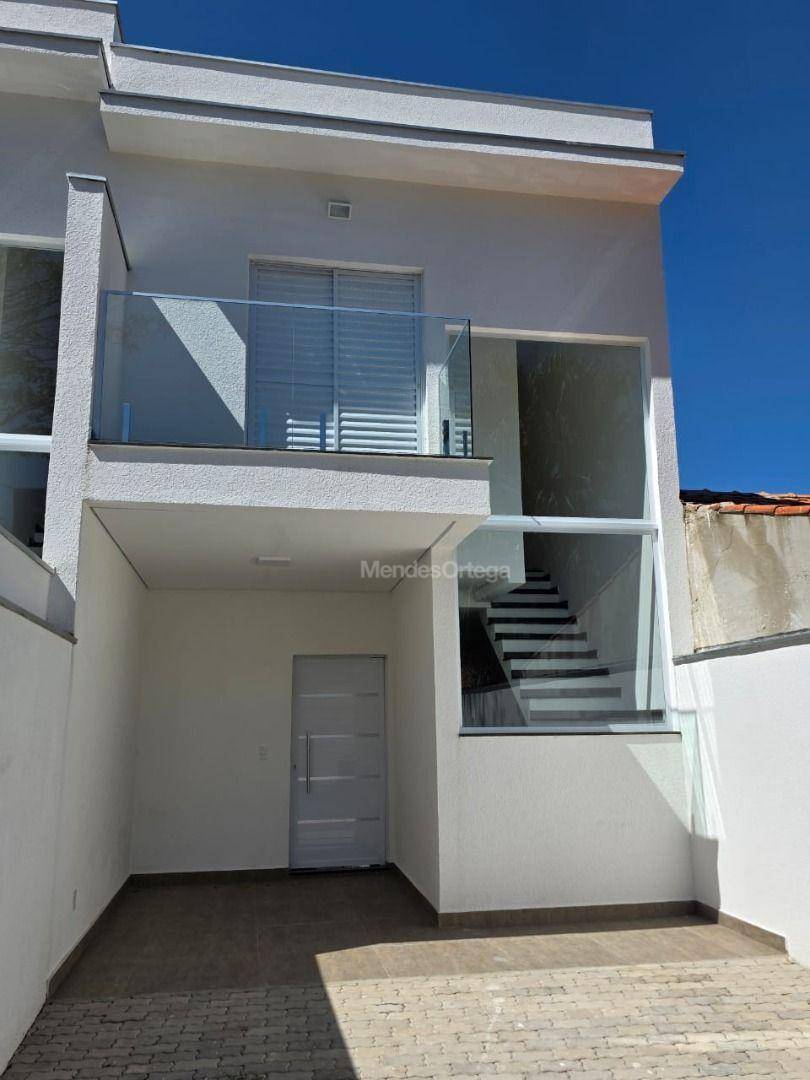 Casa à venda com 3 quartos, 122m² - Foto 2