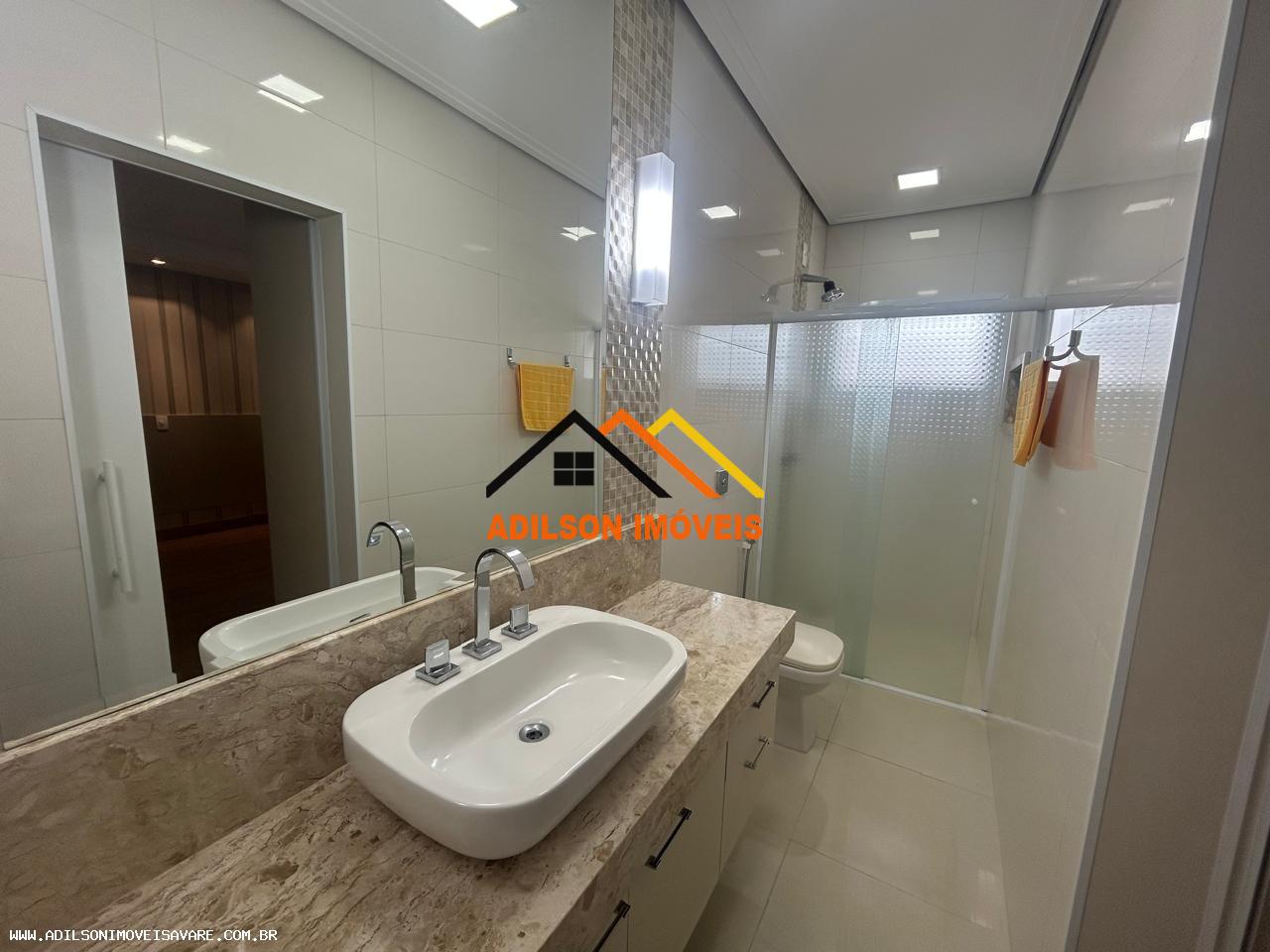 Casa à venda com 3 quartos, 211m² - Foto 13