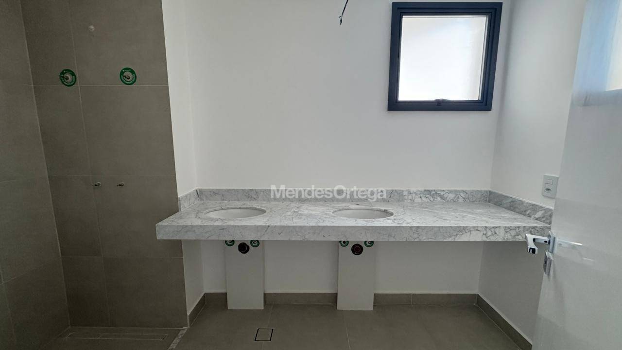 Apartamento à venda com 3 quartos, 151m² - Foto 11