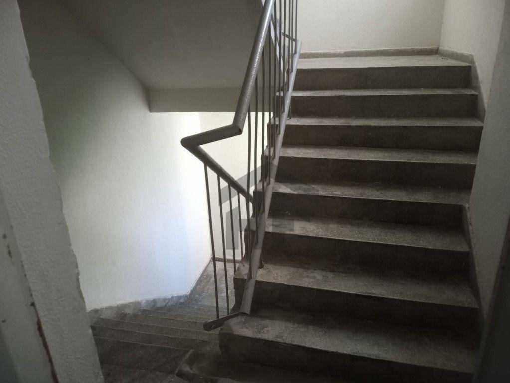 Apartamento à venda com 1 quarto, 32m² - Foto 2