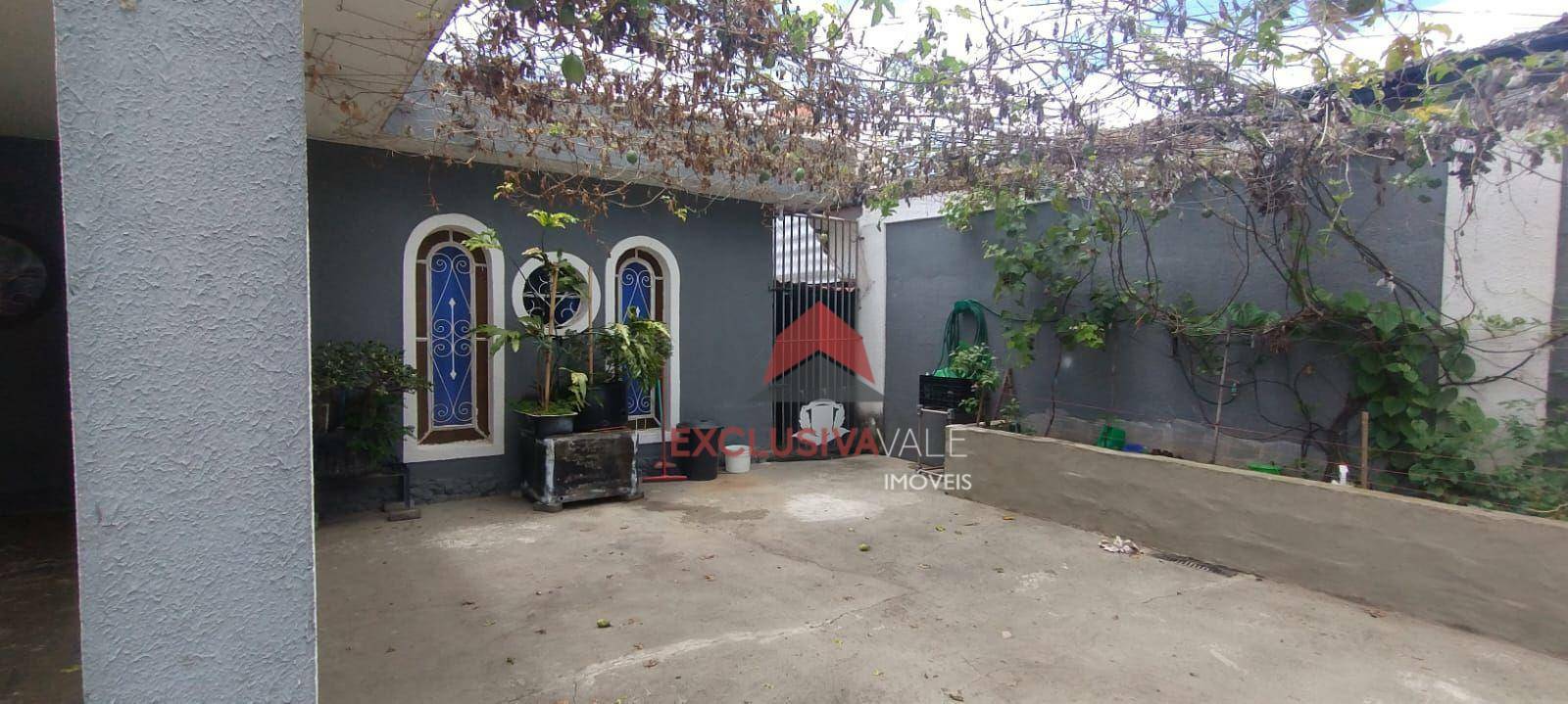 Casa à venda com 5 quartos, 290m² - Foto 1