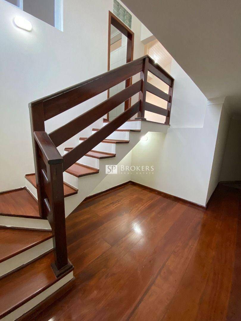 Casa para alugar com 4 quartos, 300m² - Foto 37
