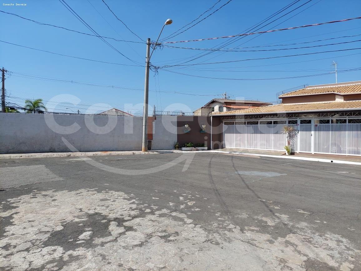 Casa à venda com 3 quartos, 202m² - Foto 2
