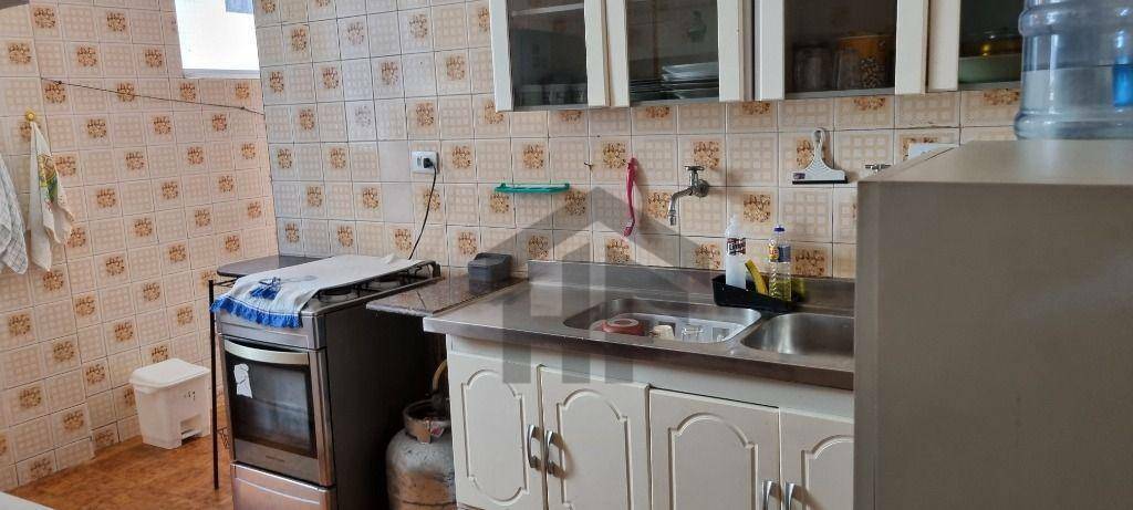 Apartamento para alugar com 3 quartos, 120m² - Foto 14