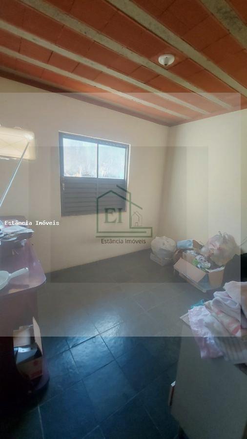 Casa à venda com 2 quartos, 65m² - Foto 2