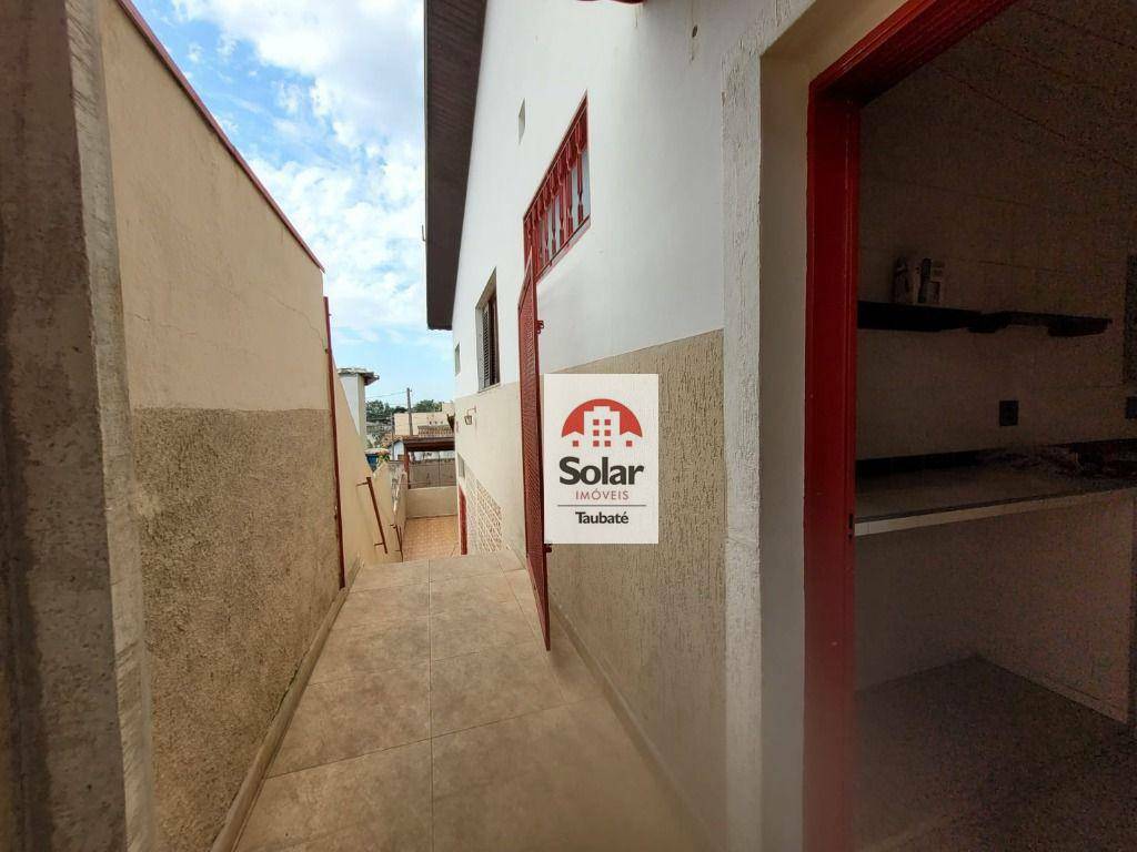 Casa à venda com 6 quartos, 240m² - Foto 33