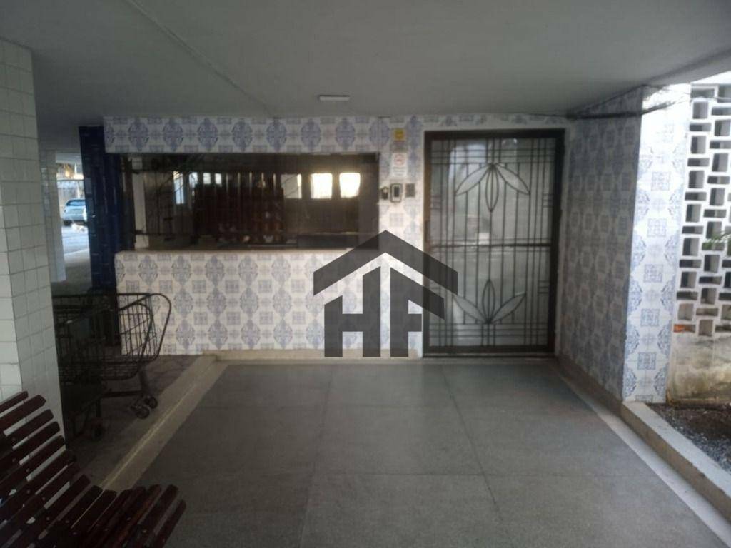 Apartamento à venda com 3 quartos, 100m² - Foto 2