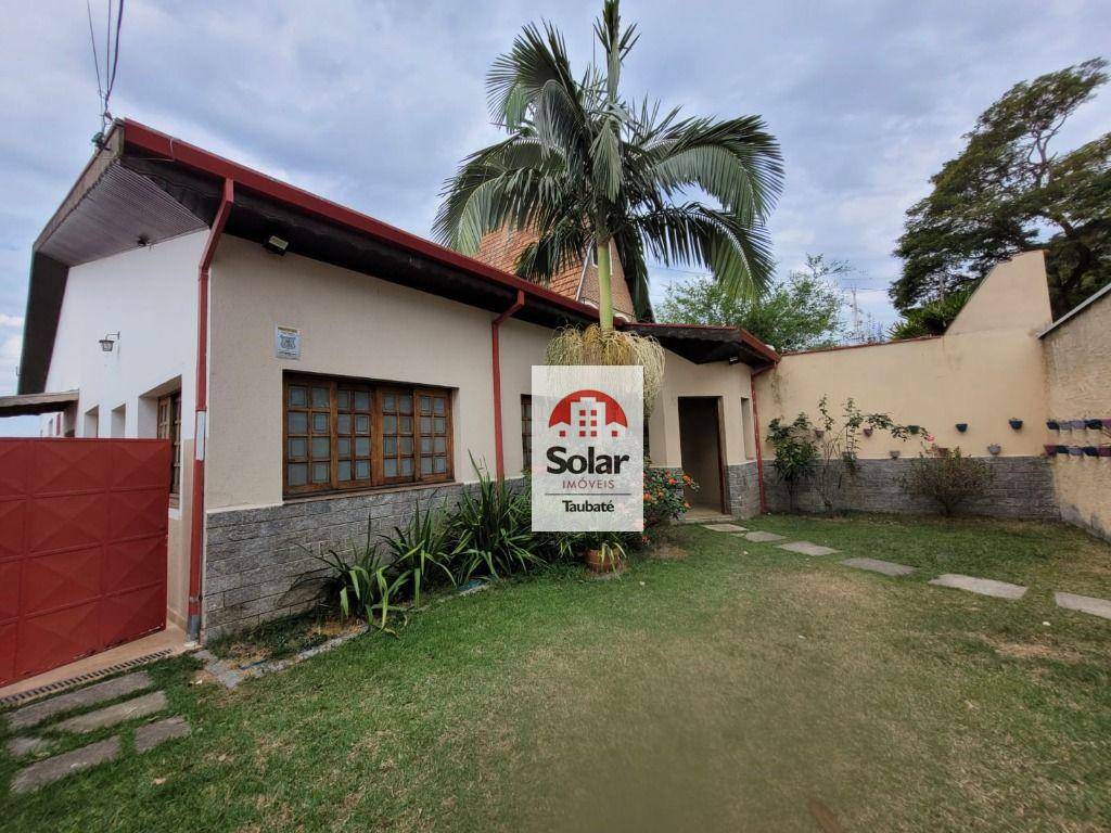 Casa à venda com 6 quartos, 240m² - Foto 2