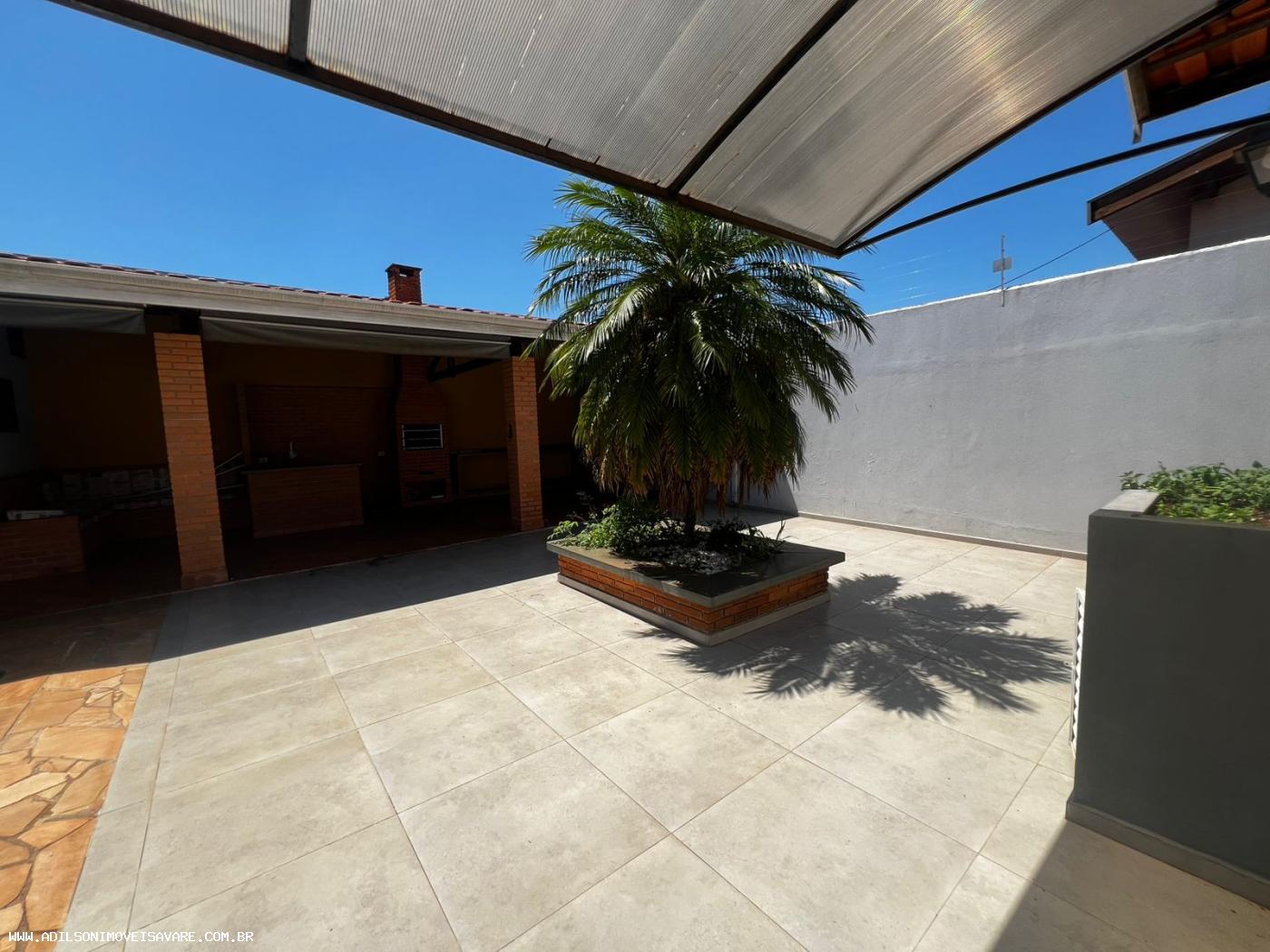 Casa à venda com 3 quartos, 244m² - Foto 13