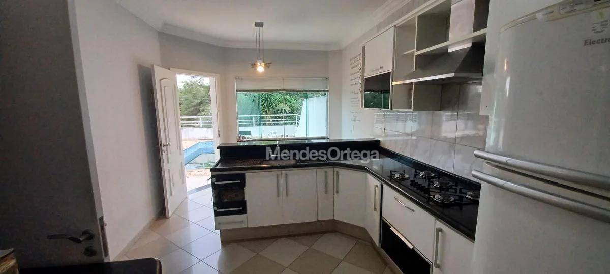 Casa de Condomínio à venda com 4 quartos, 330m² - Foto 5