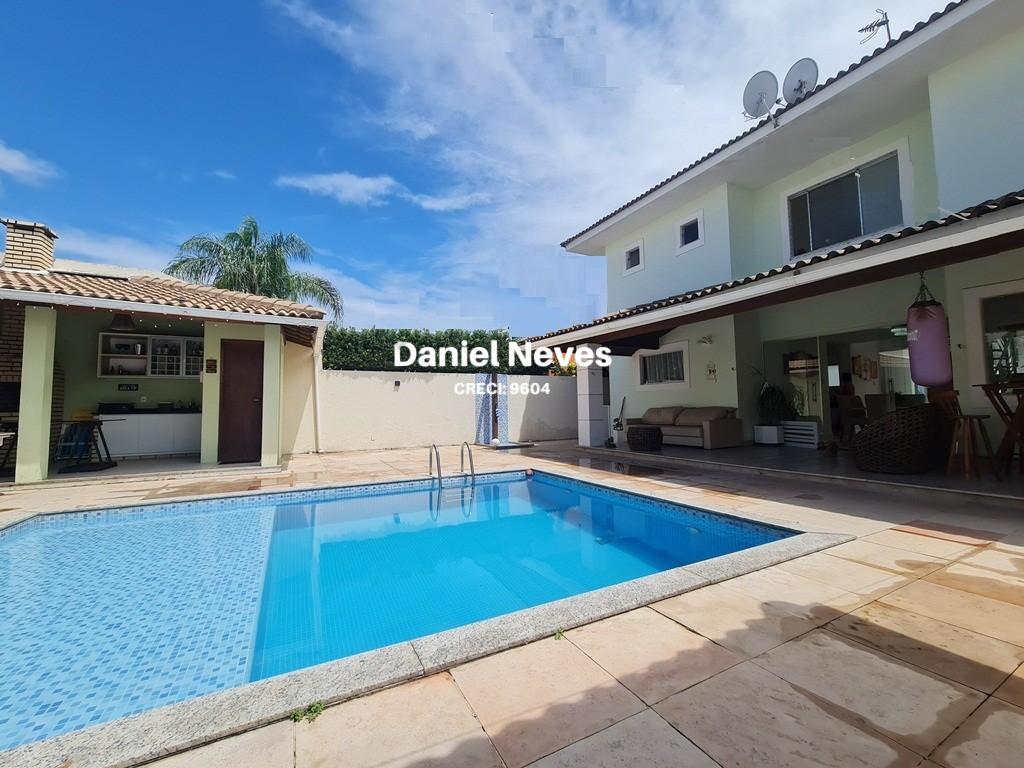 Casa de Condomínio à venda com 4 quartos, 173m² - Foto 2
