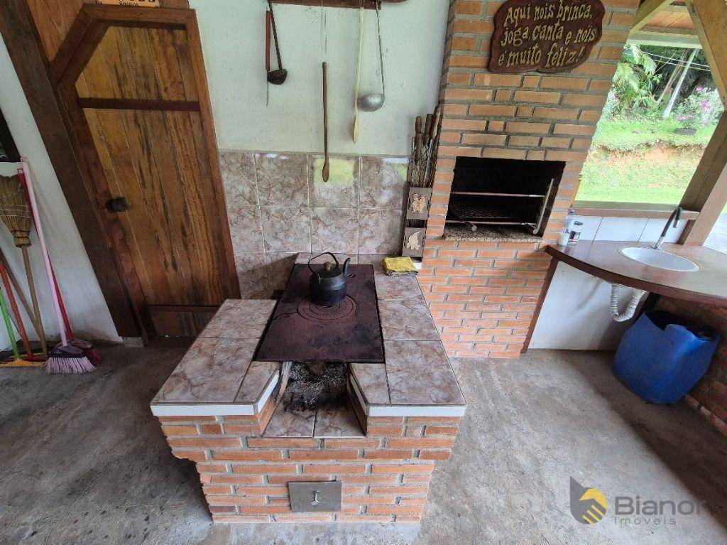 Sítio à venda com 3 quartos, 200m² - Foto 24