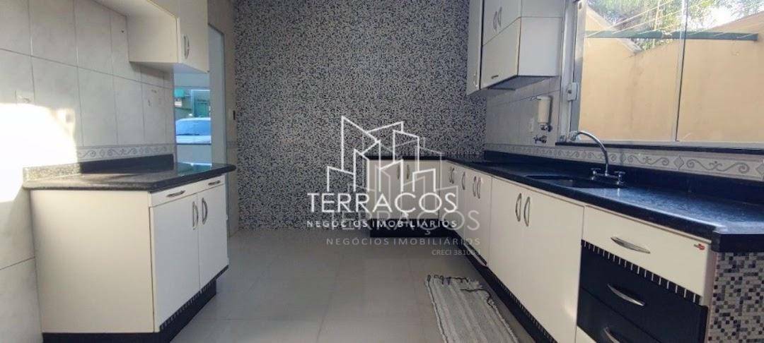 Casa à venda com 2 quartos, 350m² - Foto 1