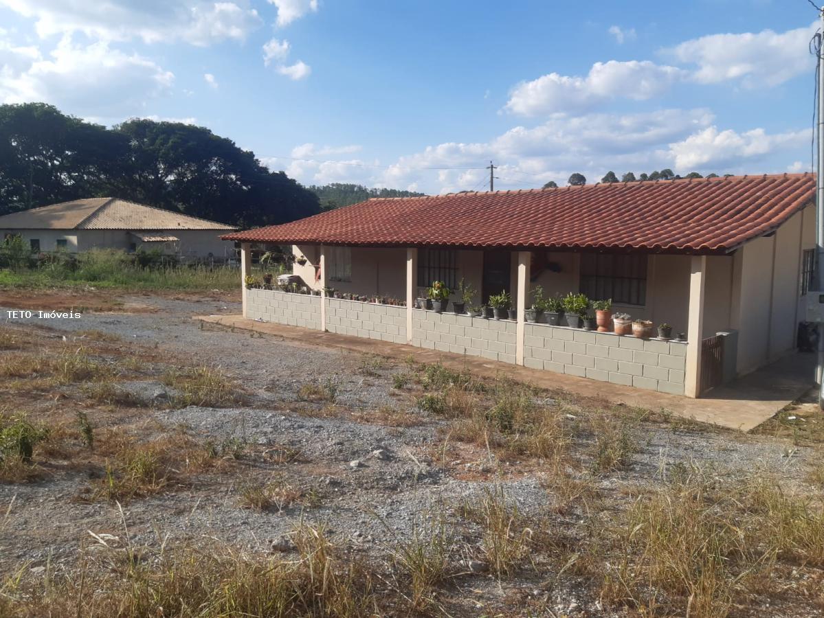 Sítio à venda com 2 quartos, 10000m² - Foto 2