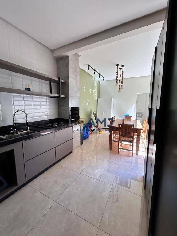 Casa à venda com 3 quartos, 151m² - Foto 10