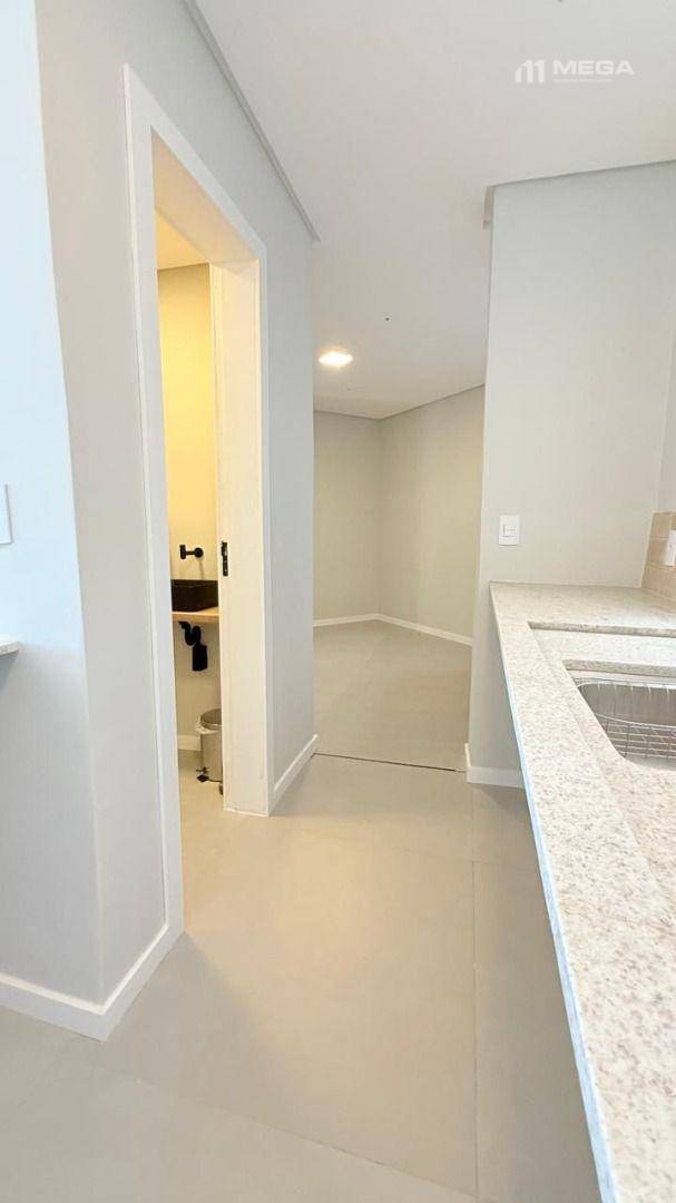 Apartamento à venda com 3 quartos, 140m² - Foto 11