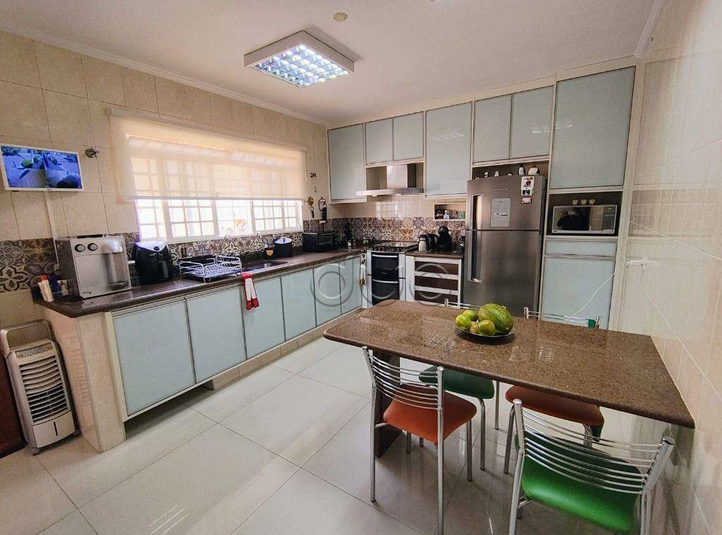 Casa à venda com 3 quartos, 237m² - Foto 27