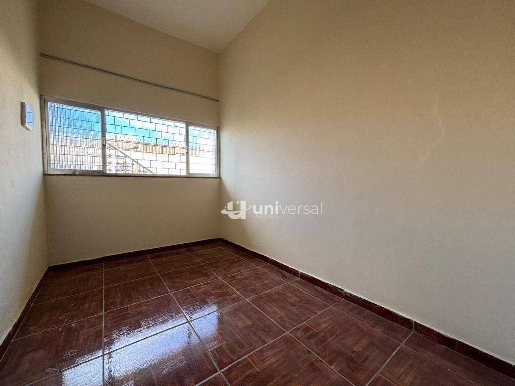 Casa para alugar com 2 quartos, 50m² - Foto 13