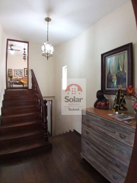 Casa para alugar com 5 quartos, 400m² - Foto 11
