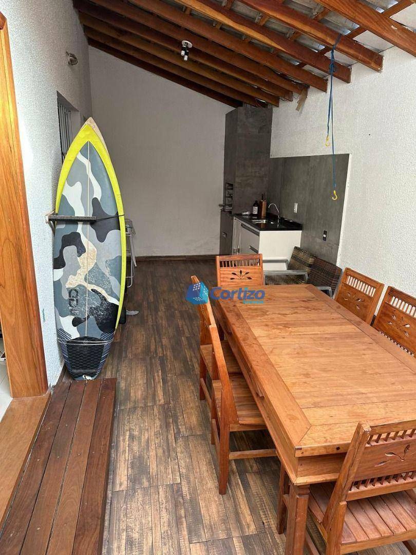 Casa de Condomínio à venda e aluguel com 3 quartos, 179m² - Foto 1