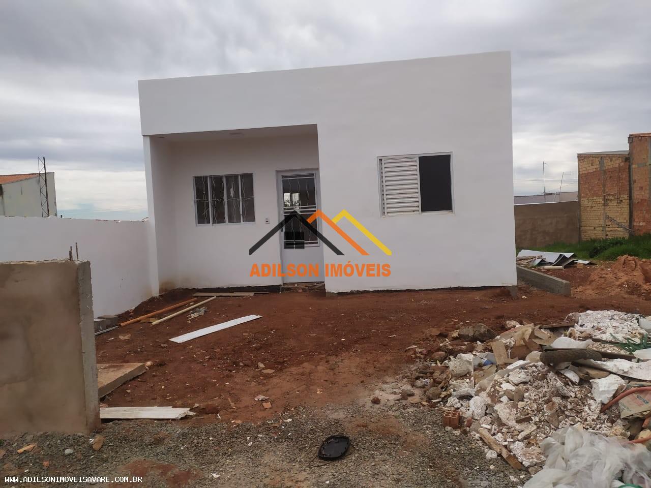Casa à venda com 2 quartos, 60m² - Foto 1