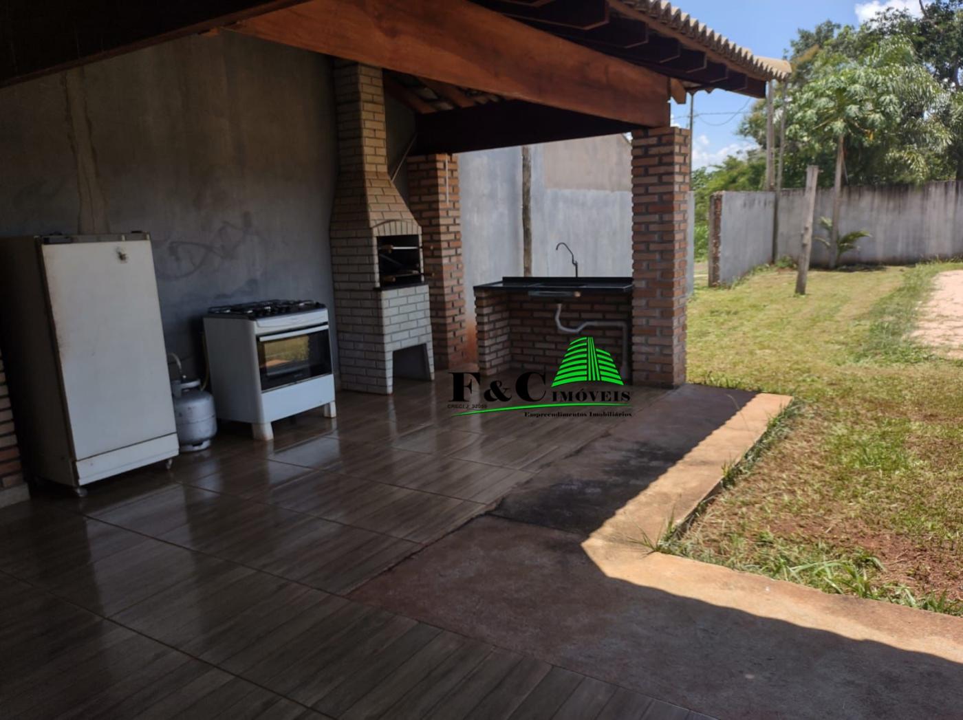 Chácara à venda com 2 quartos, 772m² - Foto 2