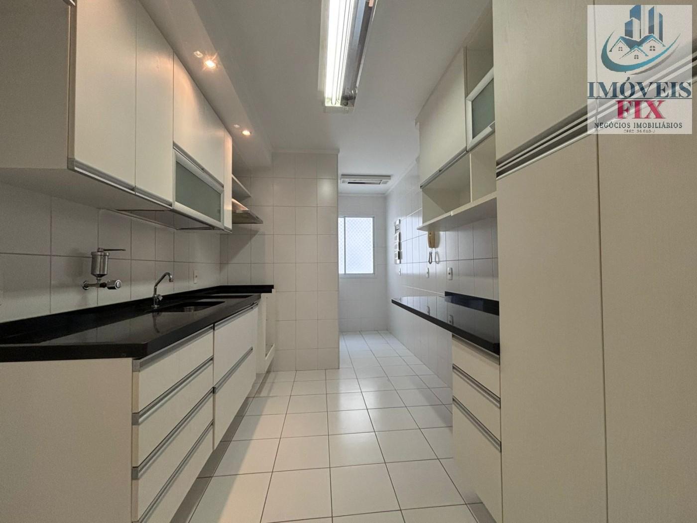 Apartamento à venda com 2 quartos, 75m² - Foto 12