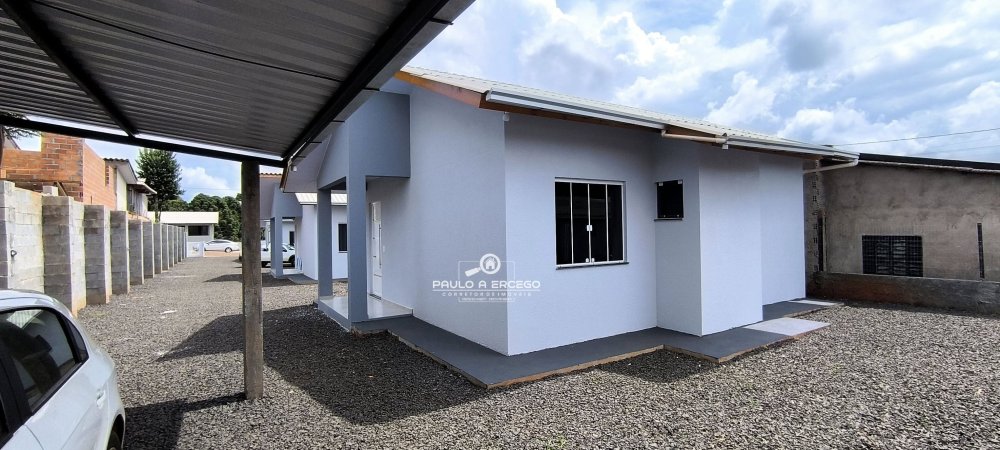 Casa à venda com 2 quartos, 100m² - Foto 2