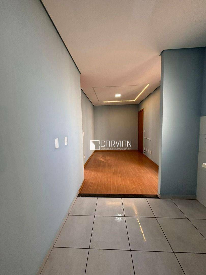 Apartamento à venda com 2 quartos, 42m² - Foto 2