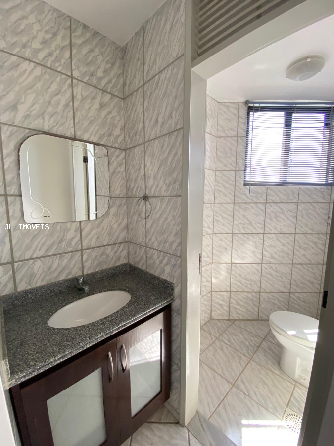 Apartamento à venda com 3 quartos, 200m² - Foto 4