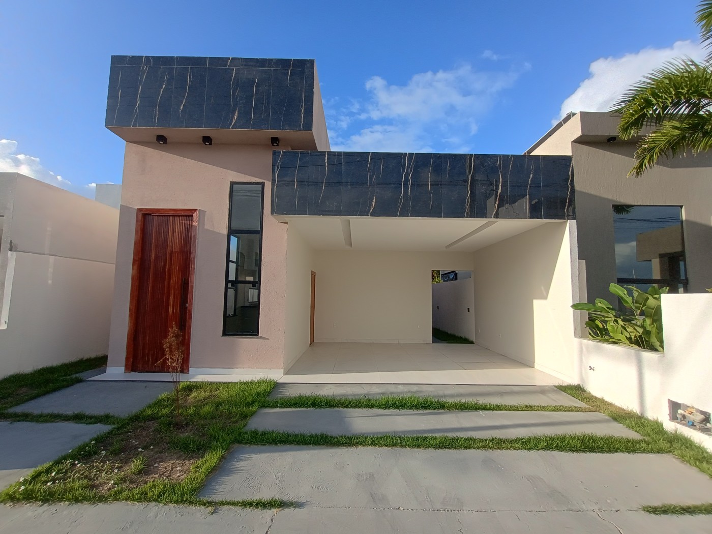 Casa de Condomínio à venda com 3 quartos, 250m² - Foto 2