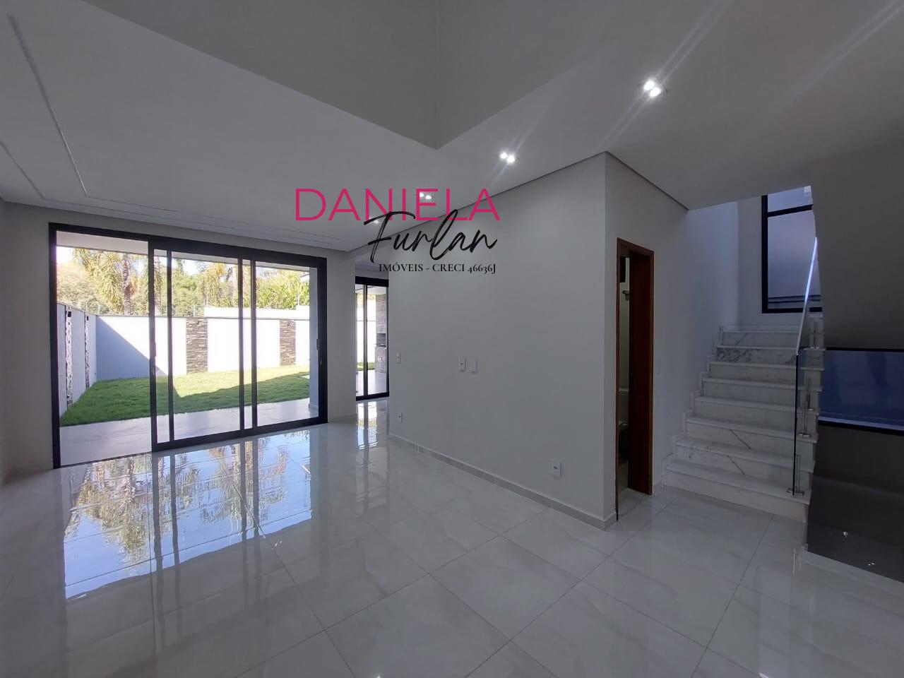 Casa de Condomínio à venda com 3 quartos, 219m² - Foto 4