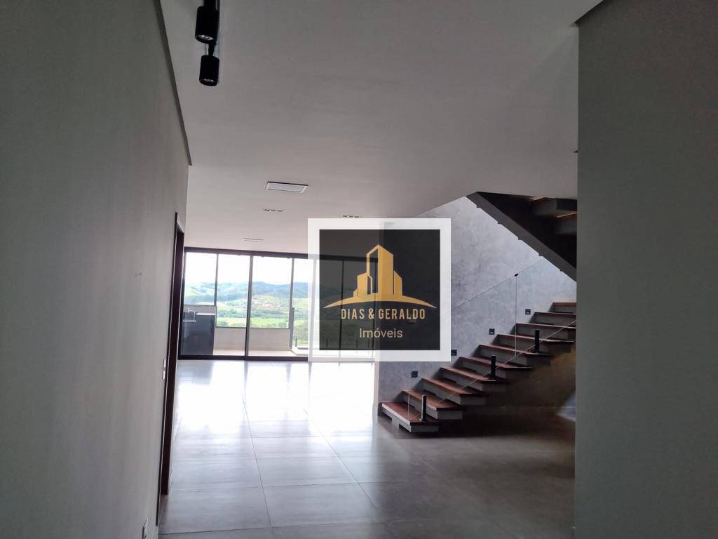 Sobrado à venda com 5 quartos, 392m² - Foto 3