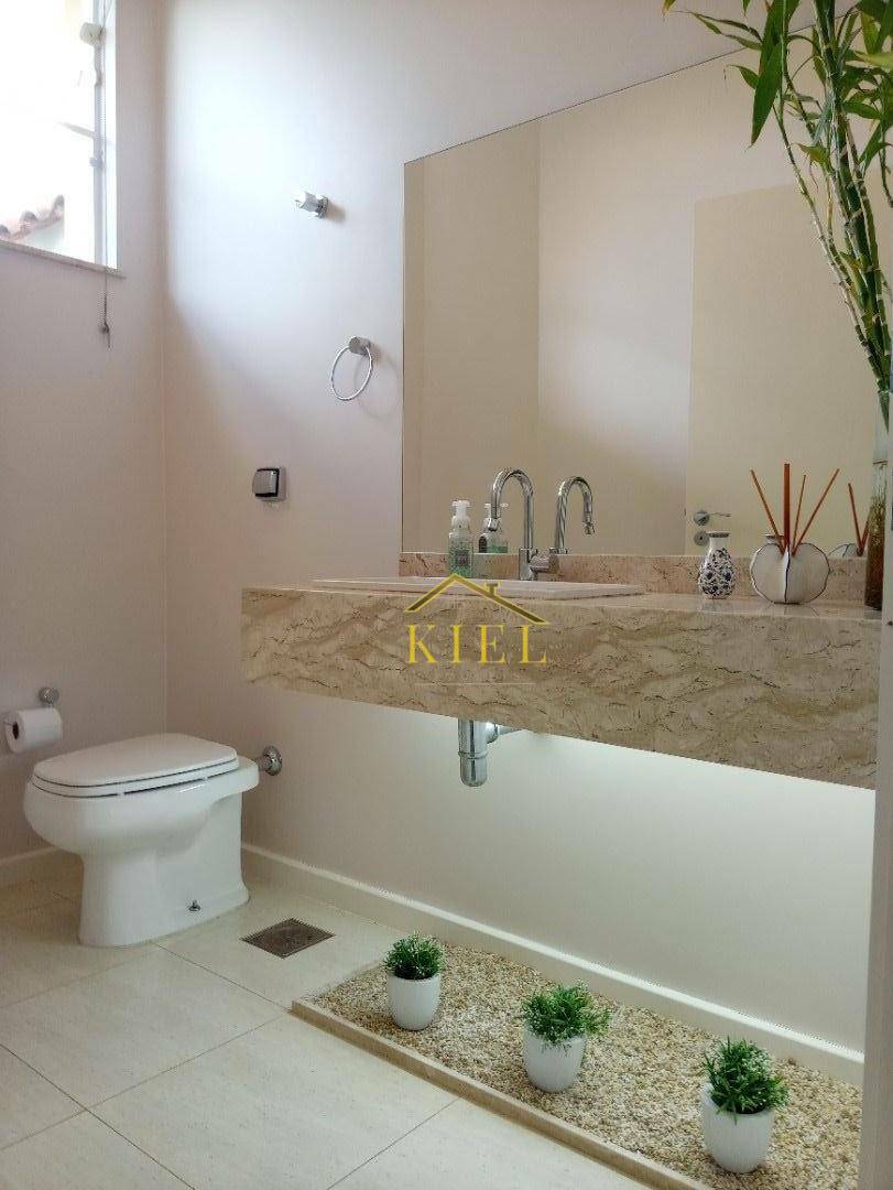 Casa para alugar com 4 quartos, 489m² - Foto 23