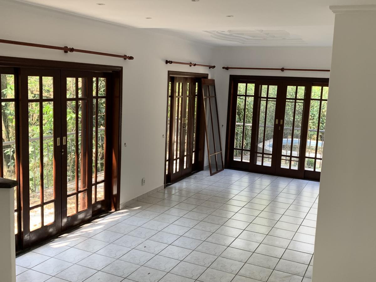 Casa de Condomínio para alugar com 4 quartos, 290m² - Foto 5