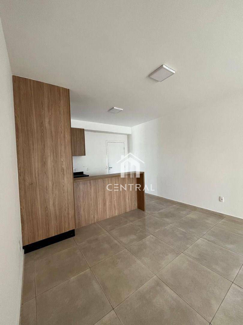 Apartamento para alugar com 3 quartos, 83m² - Foto 6